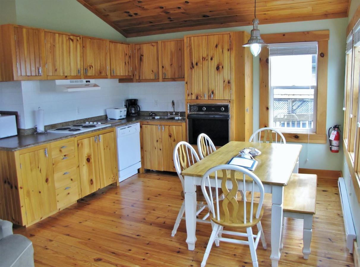 هاليفاكس Larinda'S Landing Oceanfront Cottages المظهر الخارجي الصورة