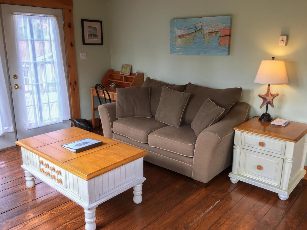 هاليفاكس Larinda'S Landing Oceanfront Cottages المظهر الخارجي الصورة