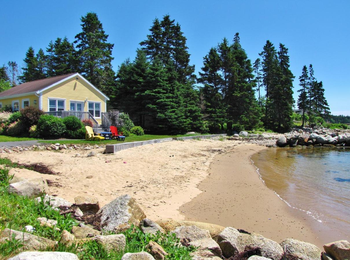 هاليفاكس Larinda'S Landing Oceanfront Cottages المظهر الخارجي الصورة