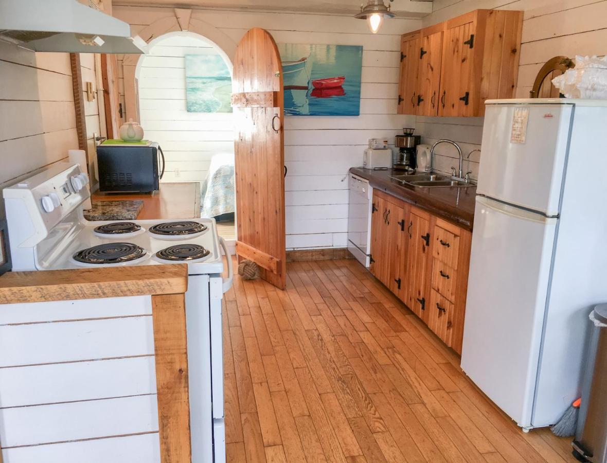 هاليفاكس Larinda'S Landing Oceanfront Cottages المظهر الخارجي الصورة