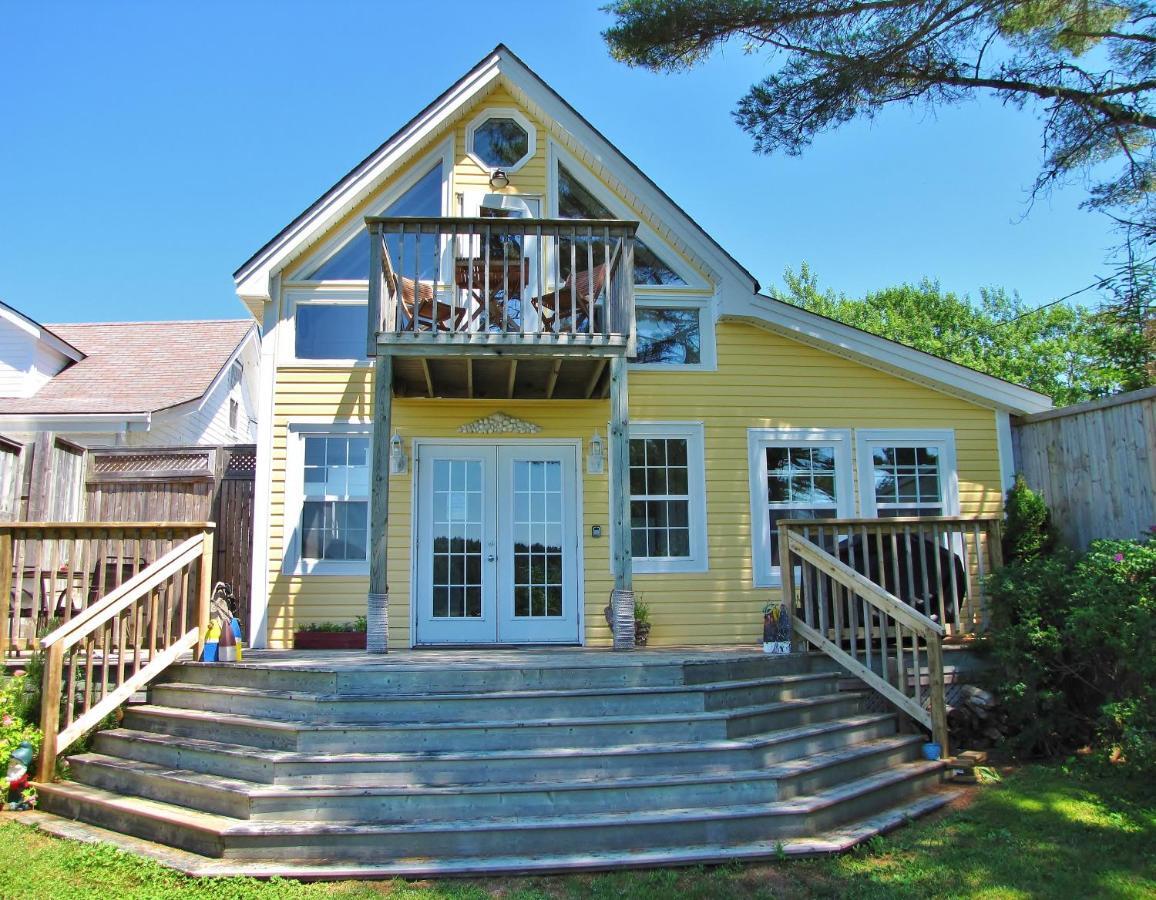 هاليفاكس Larinda'S Landing Oceanfront Cottages المظهر الخارجي الصورة